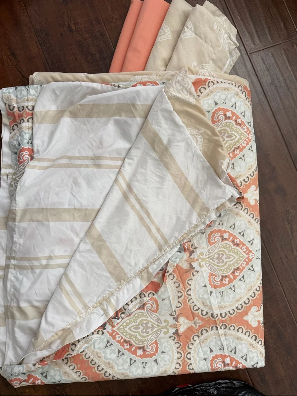 Coral and Beige Patterned King size Duvet with 2 Euro  cover Set